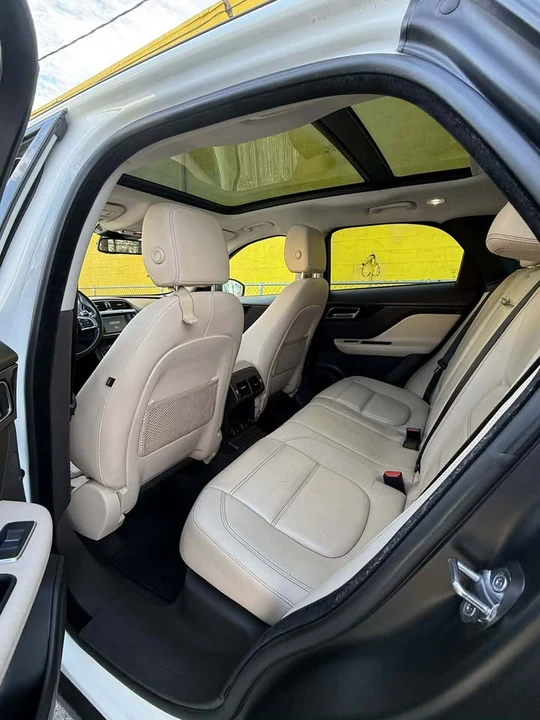 2018 Jaguar F-Pace - Image 12 of 19