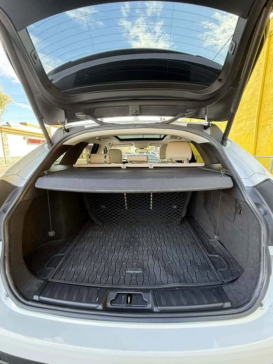 2018 Jaguar F-Pace - Image 11 of 19
