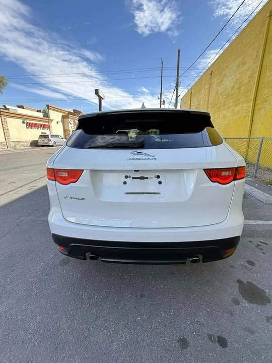 2018 Jaguar F-Pace - Image 4 of 19