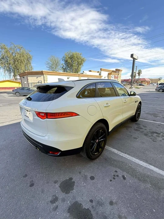 2018 Jaguar F-Pace - Image 2 of 19
