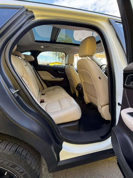 2018 Jaguar F-Pace - Image 13 of 19