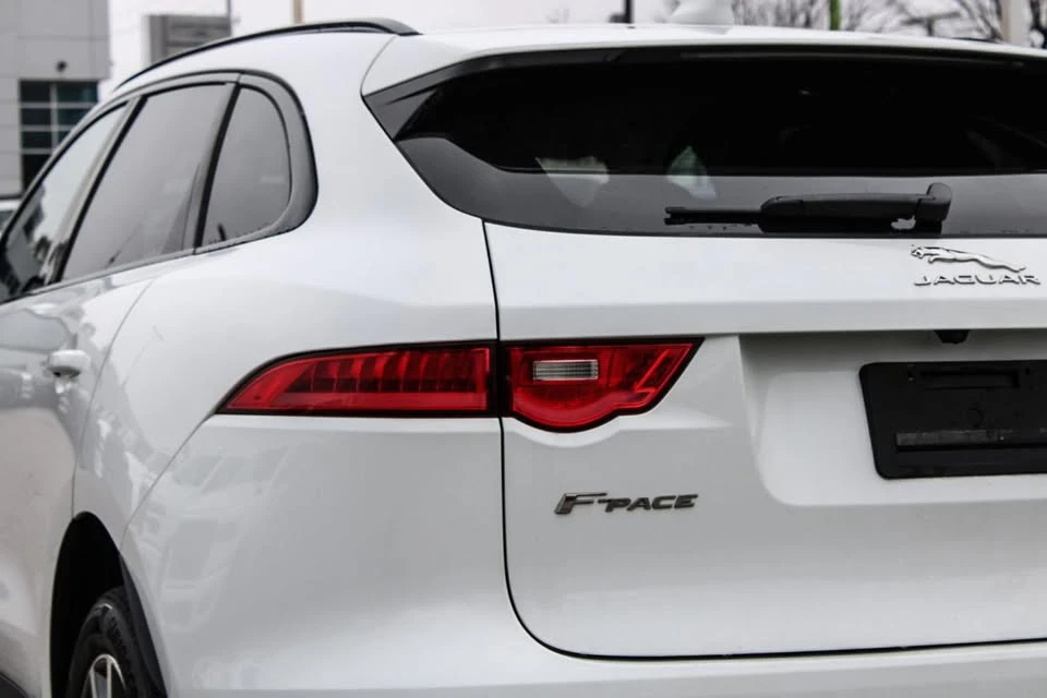 2018 Jaguar F-Pace - Image 6 of 10