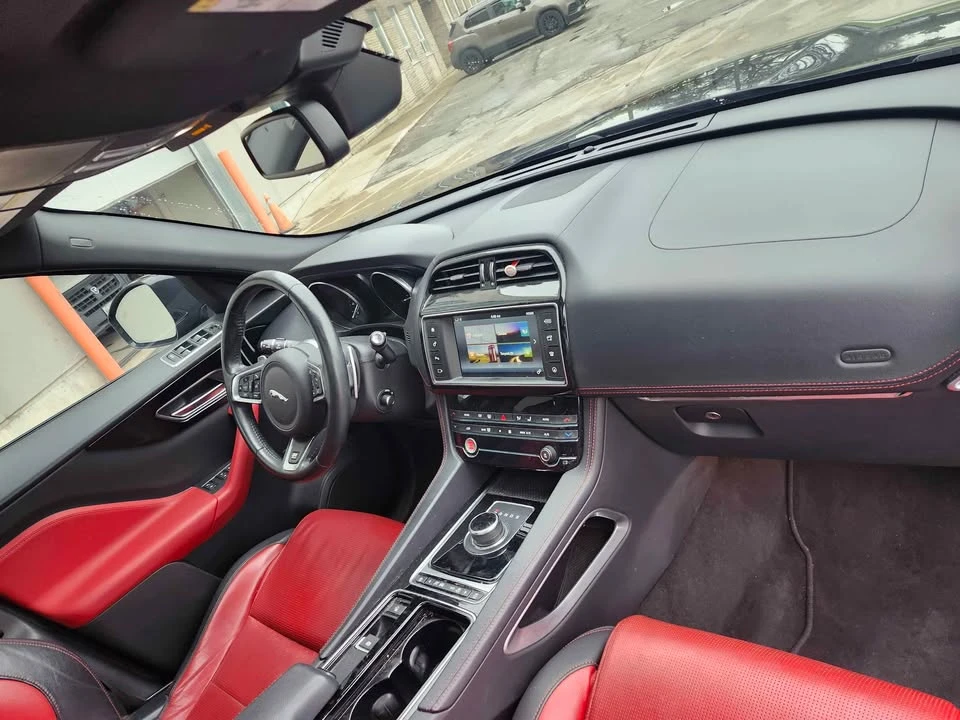 2018 Jaguar F-Pace - Image 12 of 20
