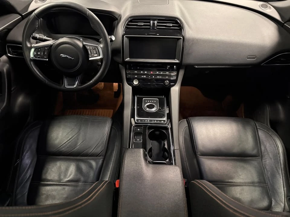 2018 Jaguar F-Pace - Image 5 of 9