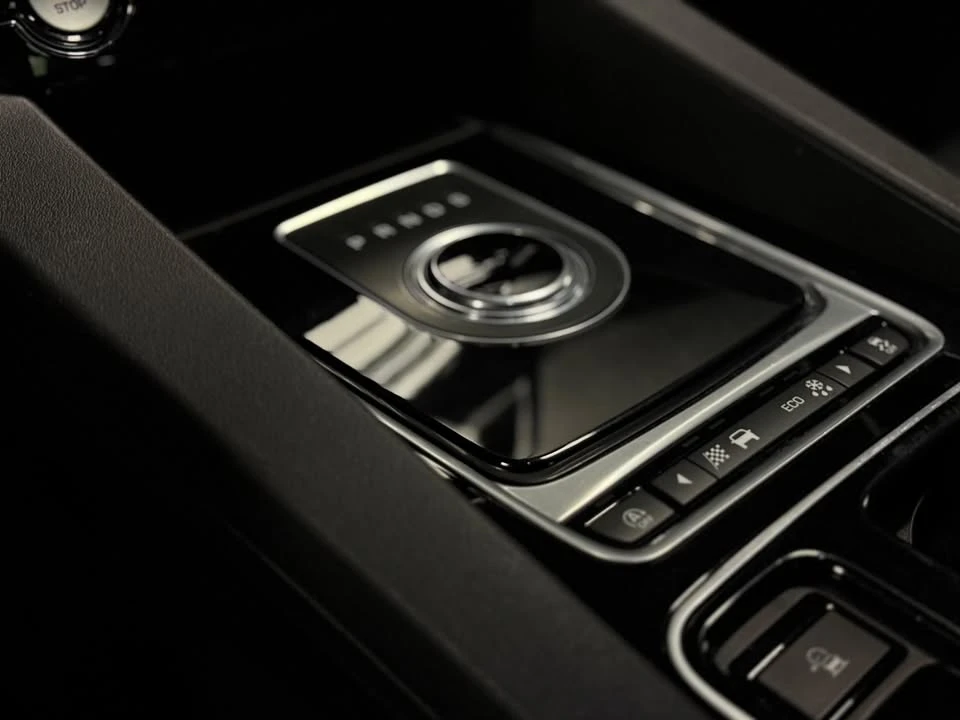 2018 Jaguar F-Pace - Image 9 of 9