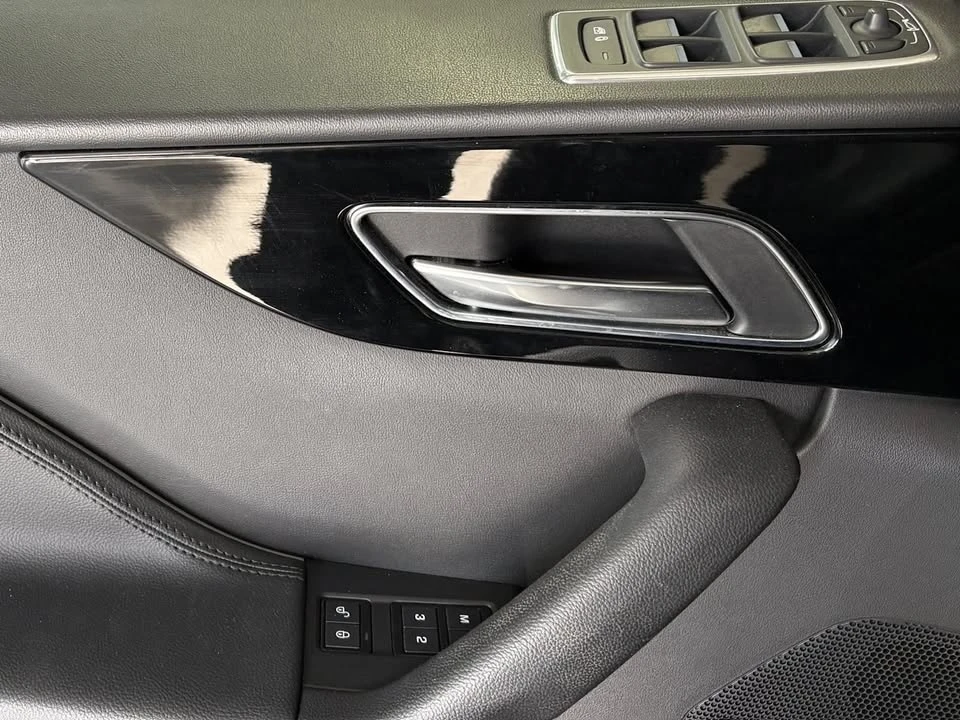 2018 Jaguar F-Pace - Image 8 of 20