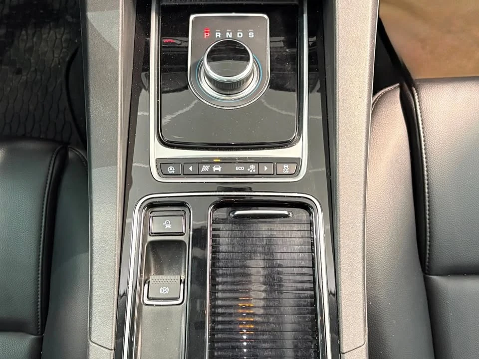 2018 Jaguar F-Pace - Image 19 of 20