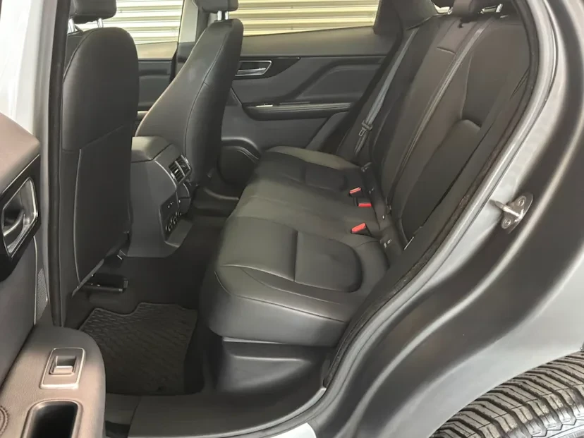 2018 Jaguar F-Pace - Image 12 of 17
