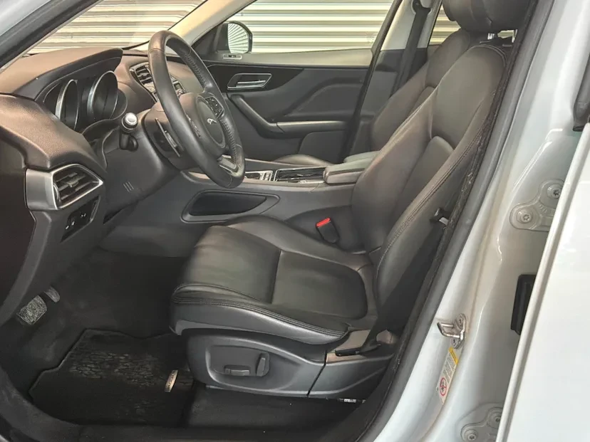2018 Jaguar F-Pace - Image 10 of 17