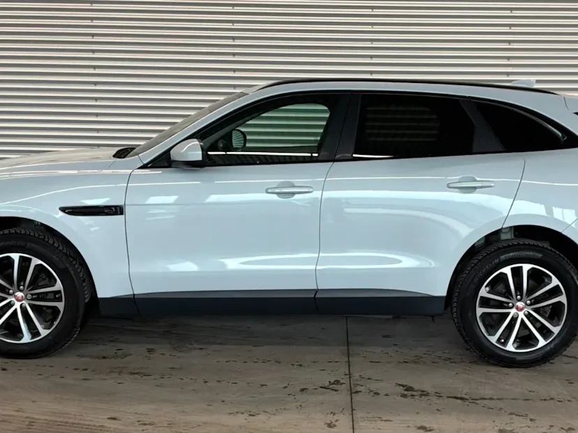 2018 Jaguar F-Pace - Image 6 of 17