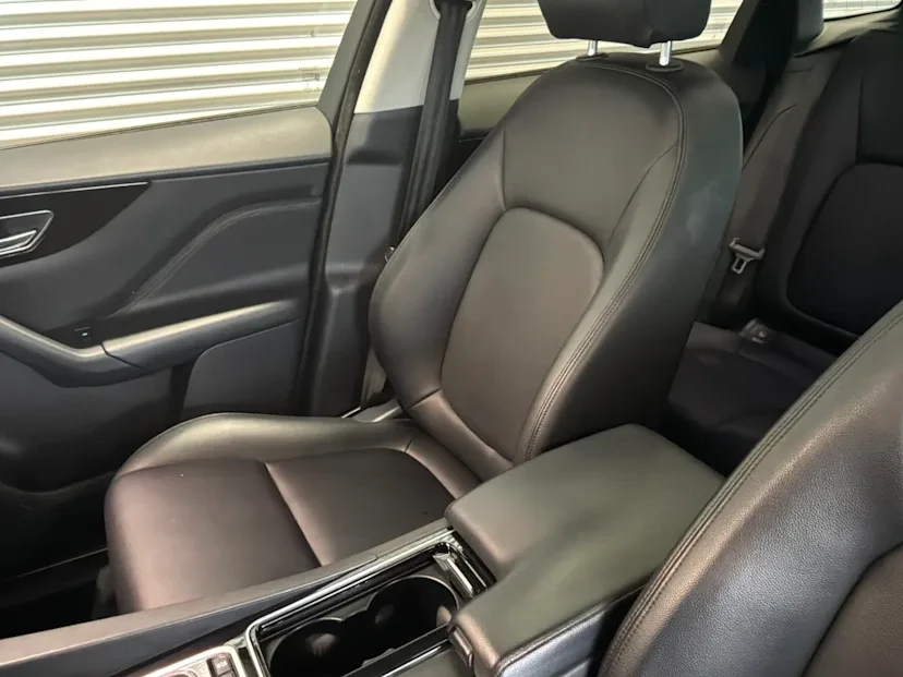 2018 Jaguar F-Pace - Image 11 of 17