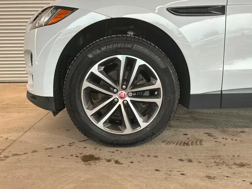 2018 Jaguar F-Pace - Image 8 of 17