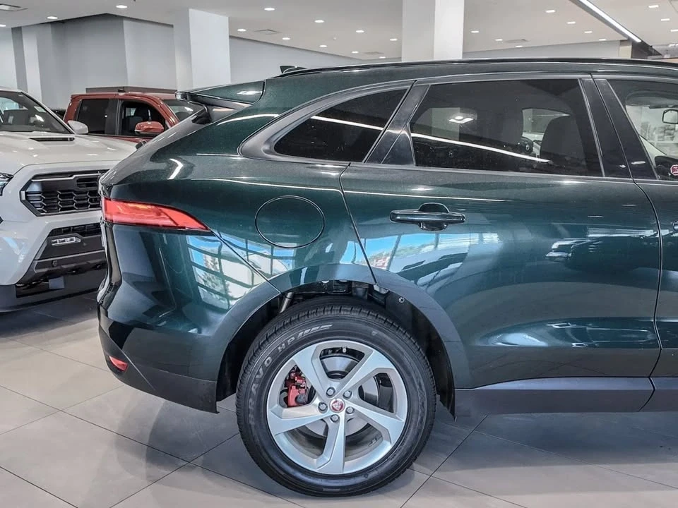 2018 Jaguar F-Pace - Image 5 of 19