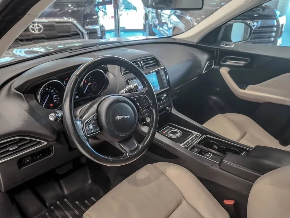 2018 Jaguar F-Pace - Image 10 of 19