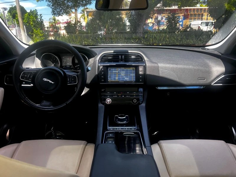 2018 Jaguar F-Pace - Image 18 of 18