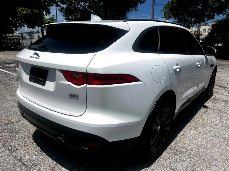 2018 Jaguar F-Pace - Image 7 of 18