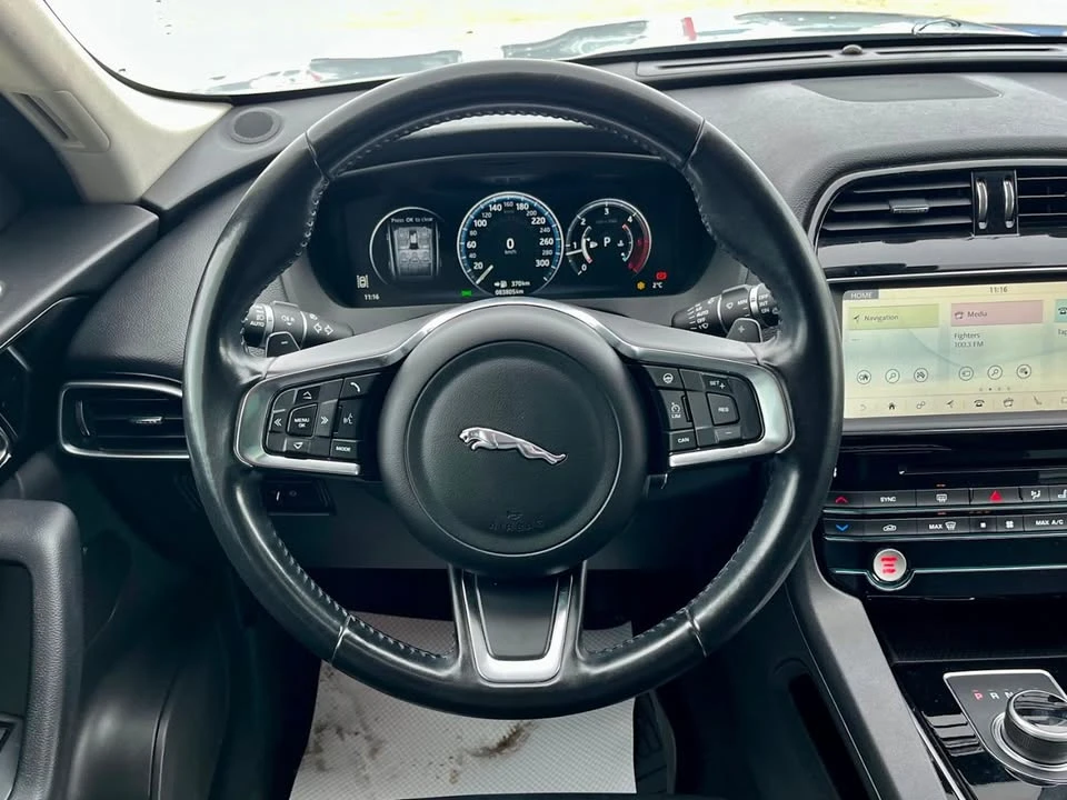 2018 Jaguar F-Pace - Image 13 of 20