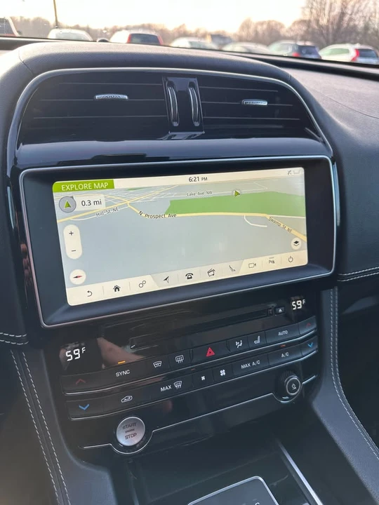 2018 Jaguar F-Pace - Image 17 of 20