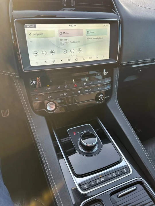 2018 Jaguar F-Pace - Image 15 of 20