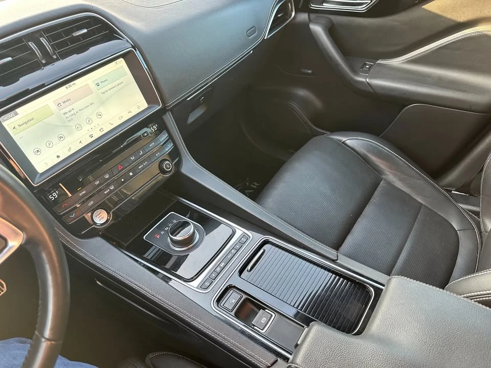 2018 Jaguar F-Pace - Image 13 of 20