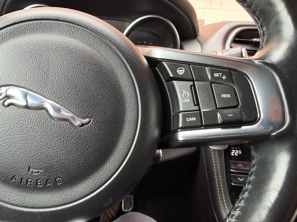2018 Jaguar F-Pace - Image 15 of 21
