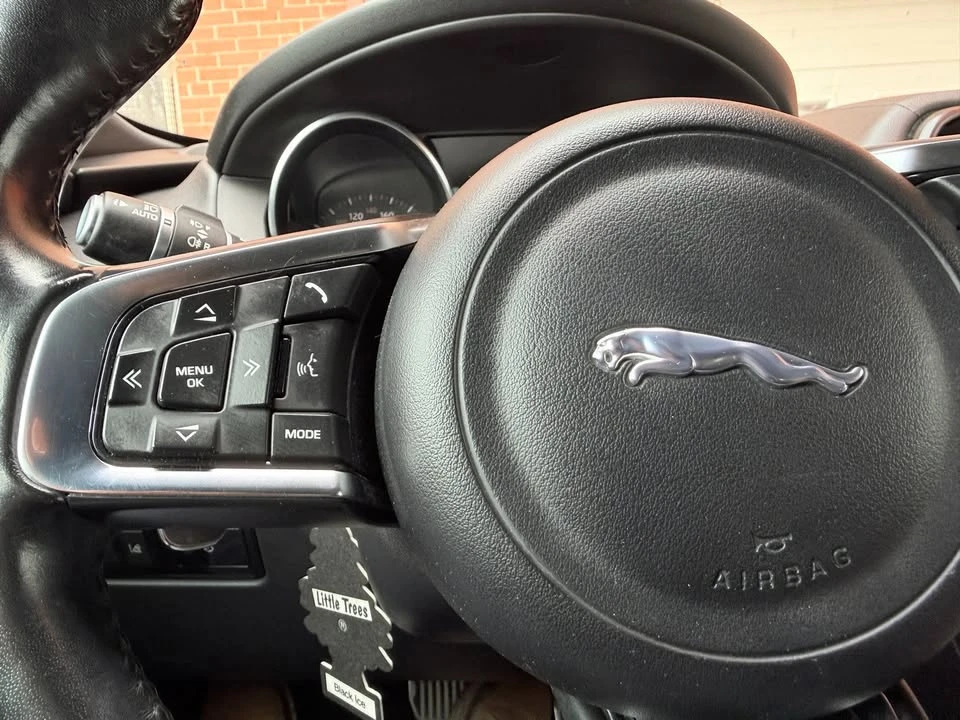 2018 Jaguar F-Pace - Image 16 of 21