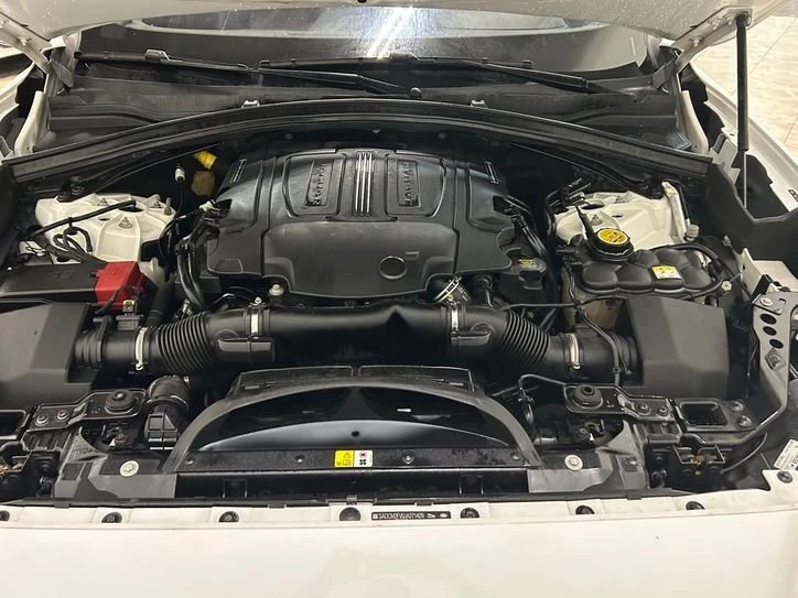 2018 Jaguar F-Pace - Image 11 of 11