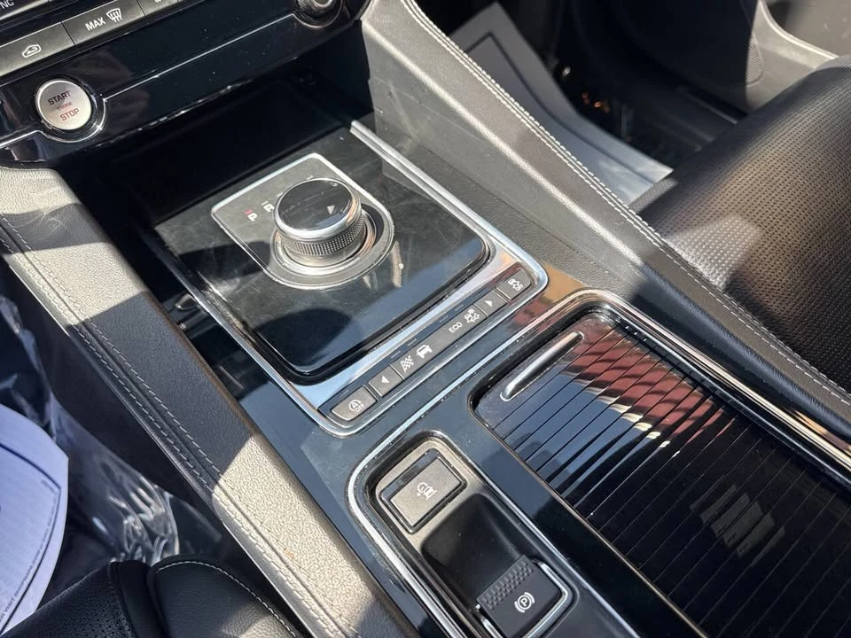 2018 Jaguar F-Pace - Image 11 of 20