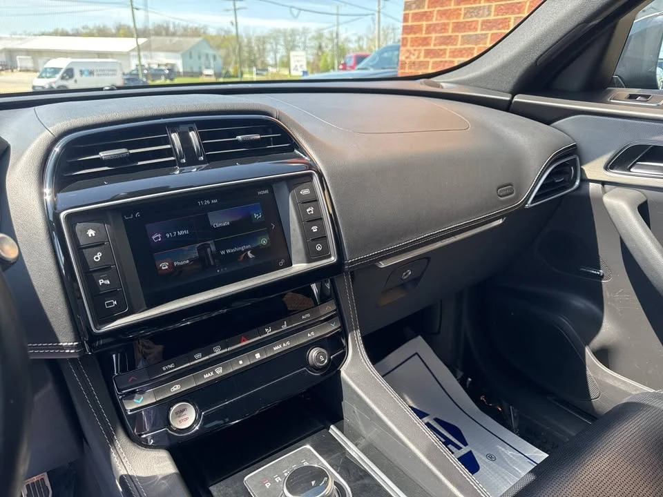 2018 Jaguar F-Pace - Image 10 of 20