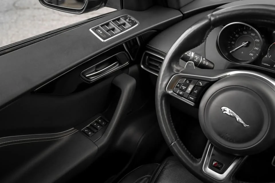 2018 Jaguar F-Pace - Image 19 of 20