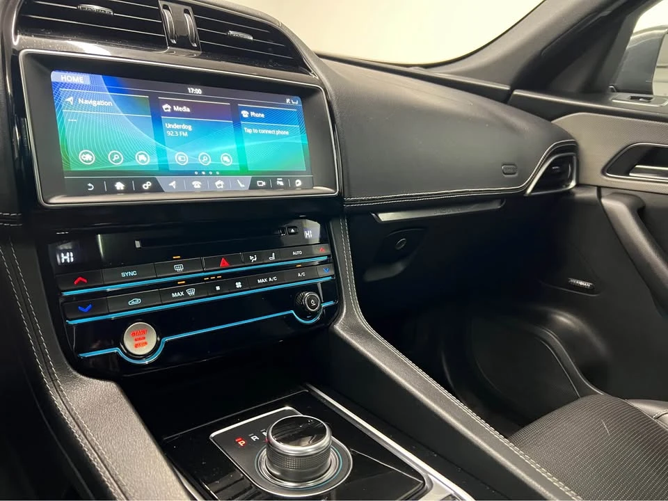 2018 Jaguar F-Pace - Image 19 of 20