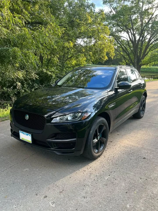 2018 Jaguar F-Pace - Image 2 of 10
