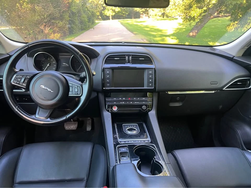 2018 Jaguar F-Pace - Image 7 of 10