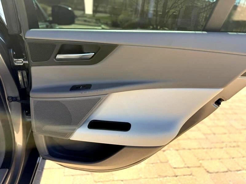 2018 Jaguar XE - Image 20 of 20