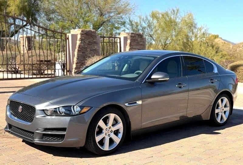 2018 Jaguar XE - Image 2 of 20