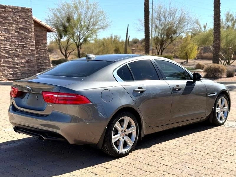 2018 Jaguar XE - Image 3 of 20