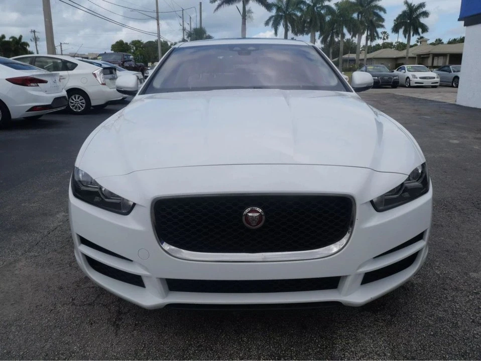 2018 Jaguar XE - Image 3 of 19