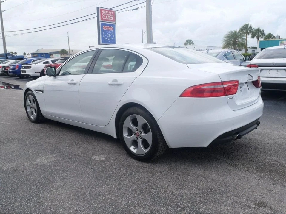 2018 Jaguar XE - Image 6 of 19
