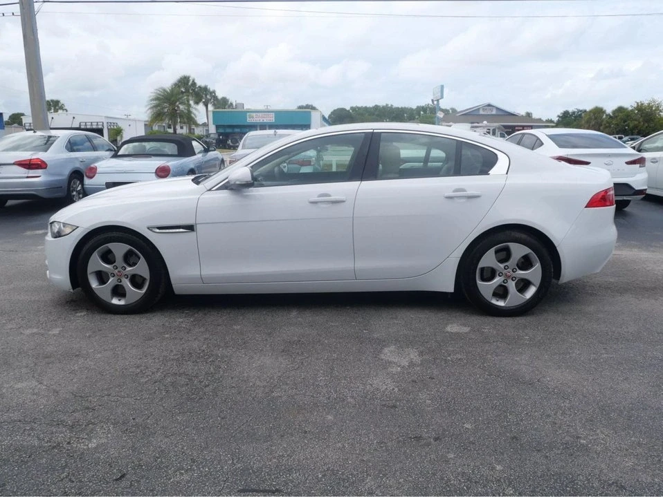 2018 Jaguar XE - Image 7 of 19