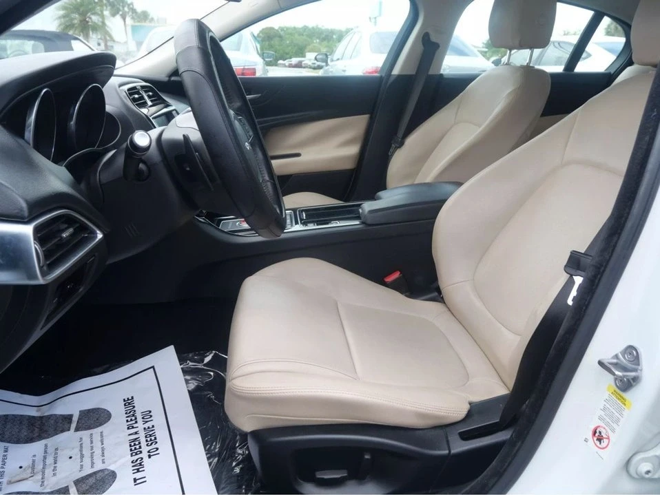 2018 Jaguar XE - Image 18 of 19