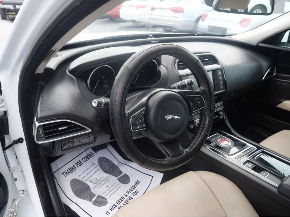 2018 Jaguar XE - Image 8 of 19