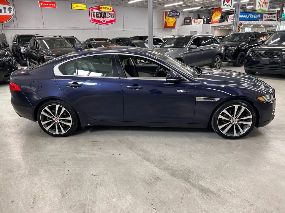 2018 Jaguar XE - Image 5 of 20