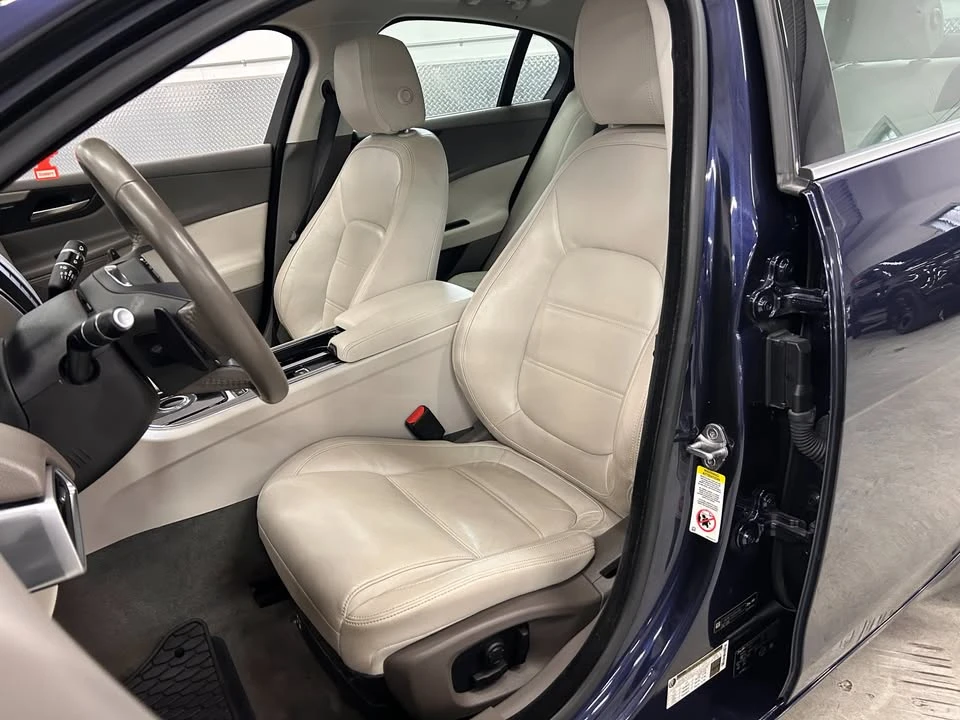 2018 Jaguar XE - Image 7 of 20