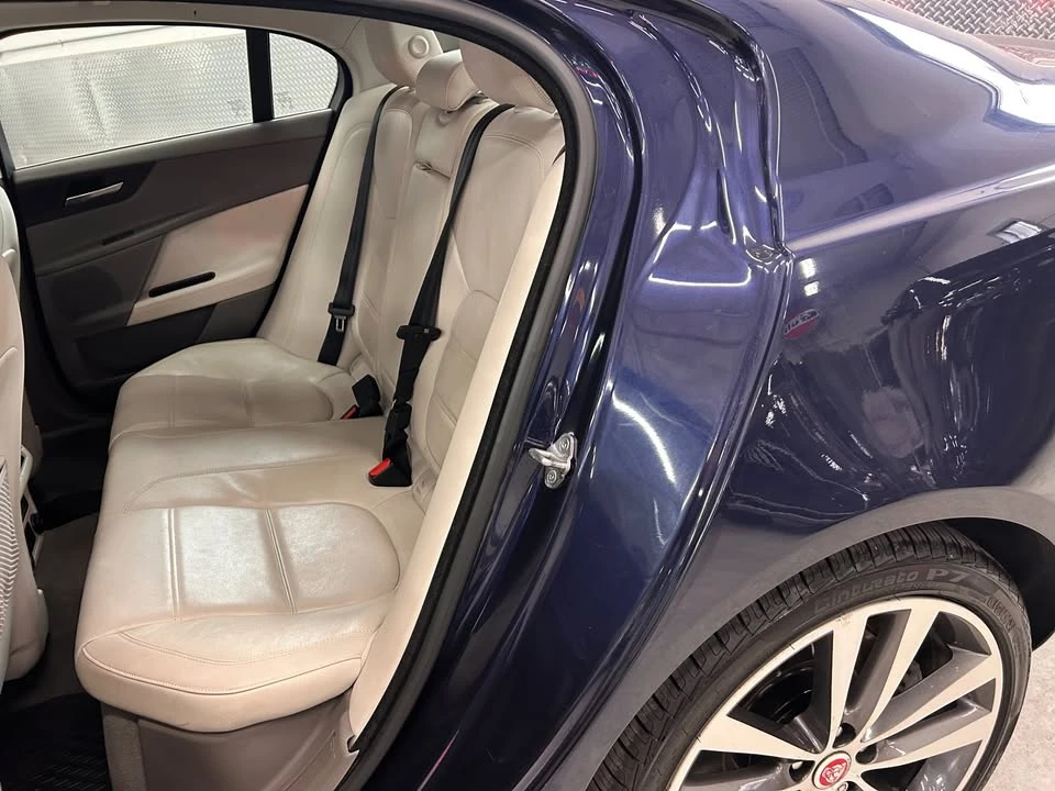 2018 Jaguar XE - Image 16 of 20