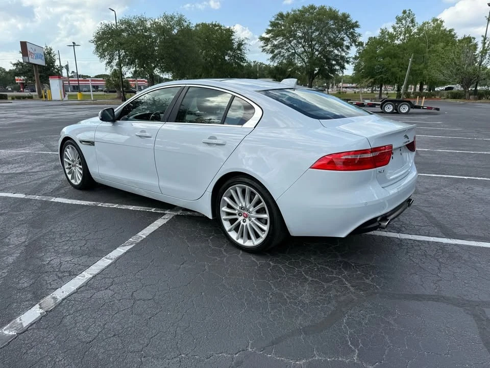 2018 Jaguar XE - Image 3 of 20