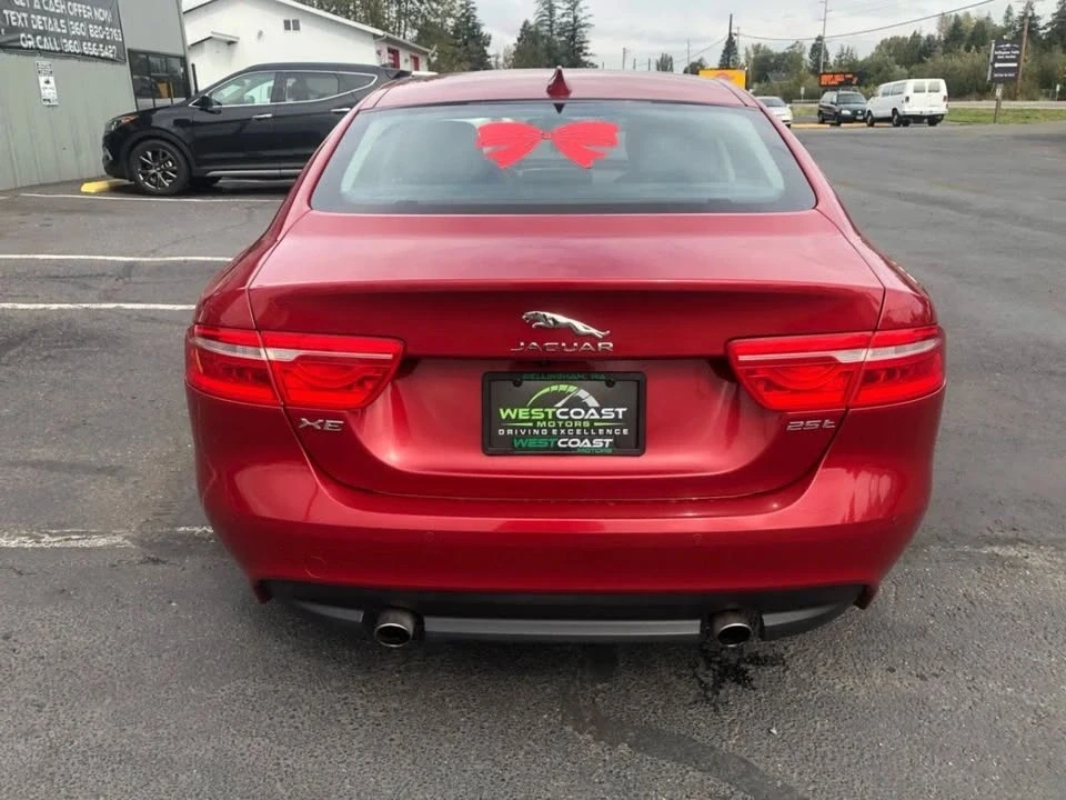 2018 Jaguar XE - Image 6 of 17