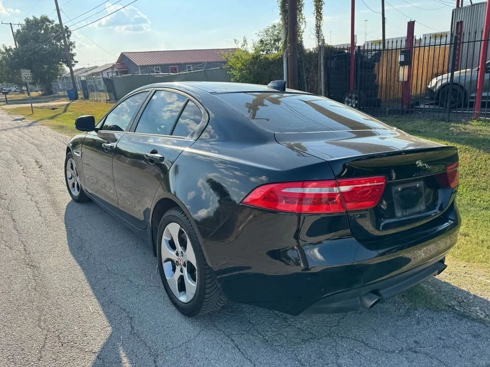 2018 Jaguar XE - Image 3 of 5
