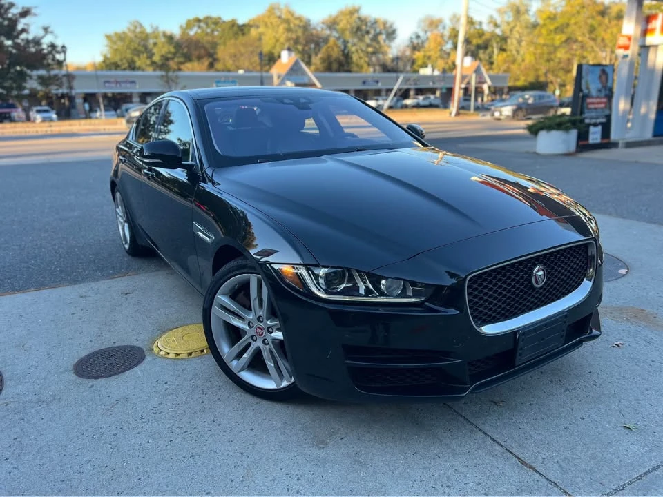 2018 Jaguar XE - Image 5 of 14