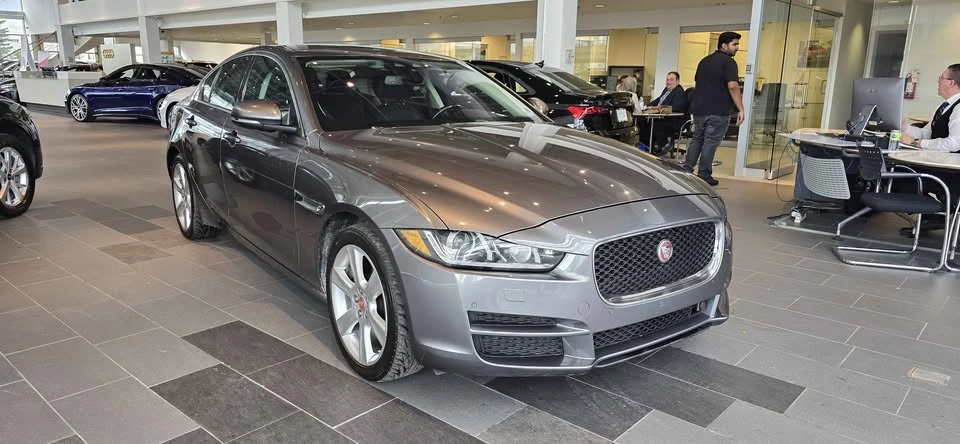 2018 Jaguar XE - Image 3 of 12