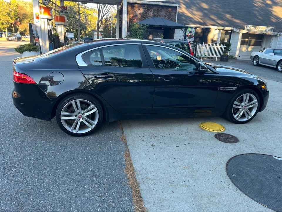 2018 Jaguar XE - Image 3 of 14